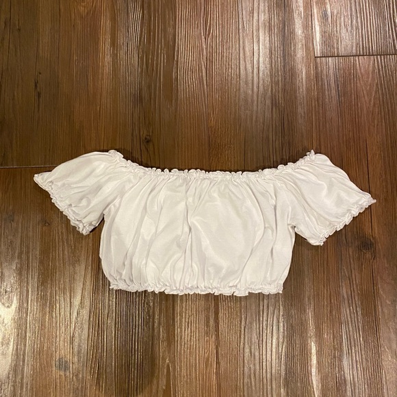 Off the shoulder white bubble top - Picture 2 of 3